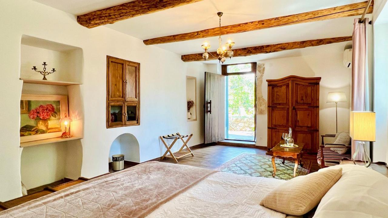 Bed and Breakfast Domaine De La Brave Pernes-les-Fontaines Exterior foto