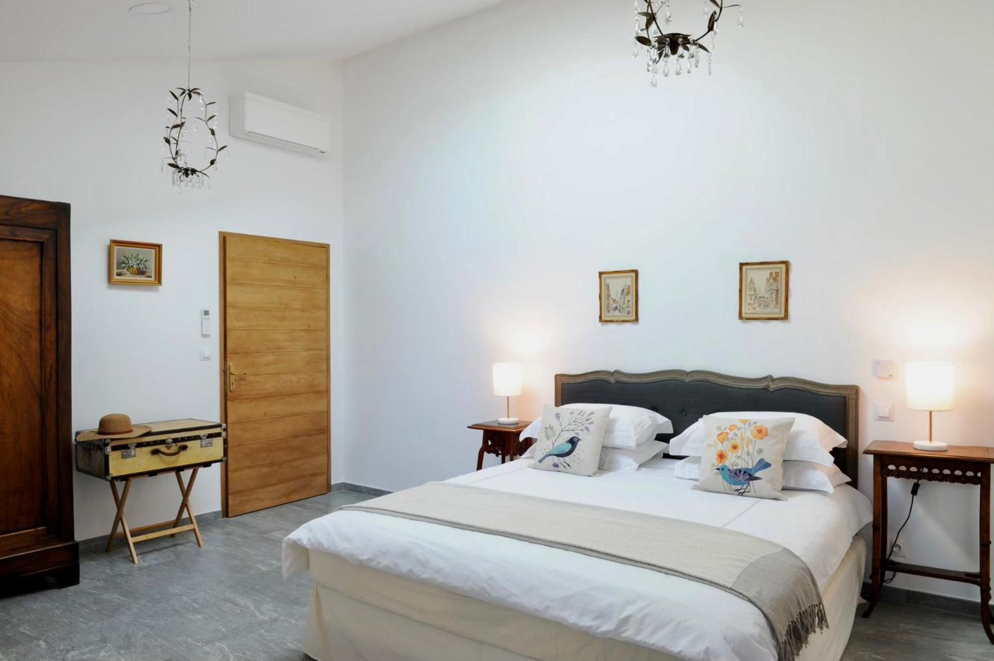 Bed and Breakfast Domaine De La Brave Pernes-les-Fontaines Habitación foto